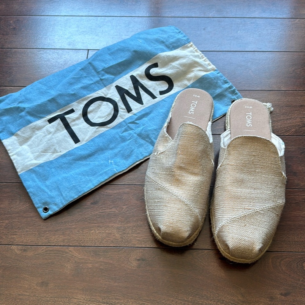 Brand New Toms “Nova” Slides